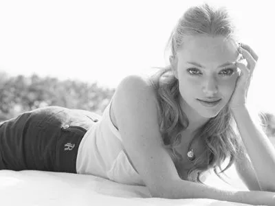 Amanda Seyfried 10oz Frosted Mug