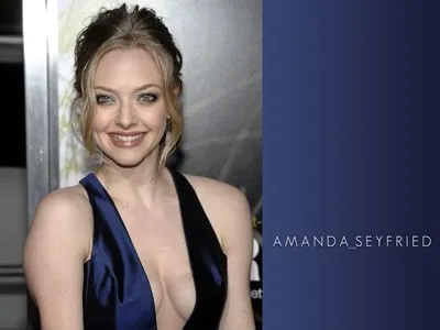 Amanda Seyfried Poster