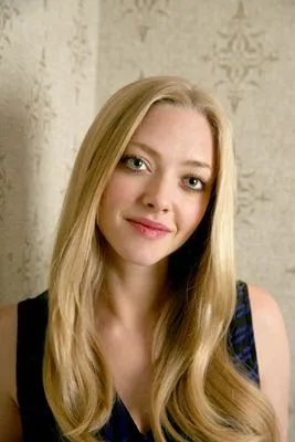 Amanda Seyfried Men's V-Neck T-Shirt