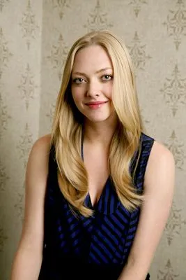 Amanda Seyfried 11oz Colored Rim & Handle Mug