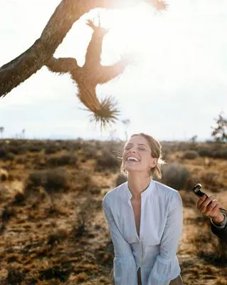 Amanda Peet Poster