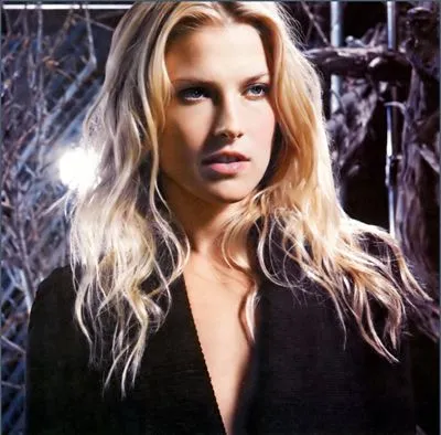 Ali Larter Poster