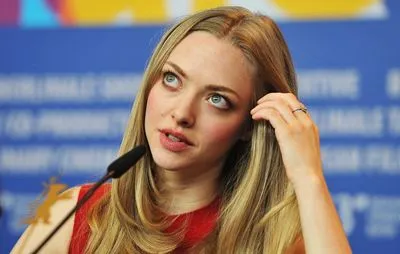 Amanda Seyfried 15oz White Mug