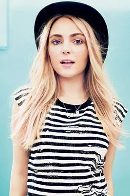 AnnaSophia Robb Prints and Posters