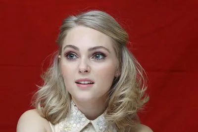 AnnaSophia Robb Prints and Posters