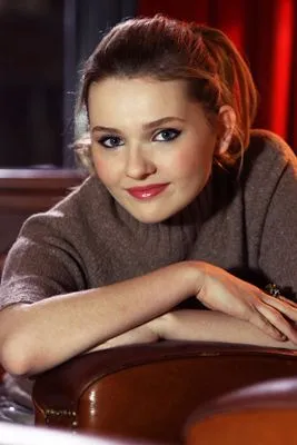 Abigail Breslin Prints and Posters