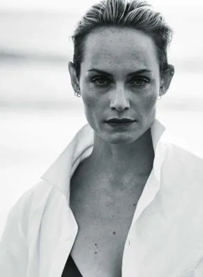 Amber Valletta Pillow