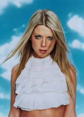 Tara Reid Prints and Posters