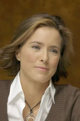 Tea Leoni Poster