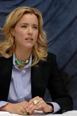 Tea Leoni Poster