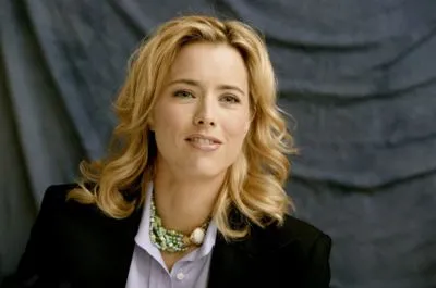 Tea Leoni Poster