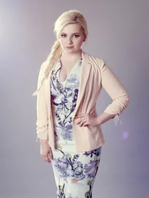 Abigail Breslin Poster