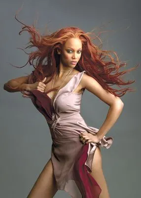 Tyra Banks White Water Bottle With Carabiner