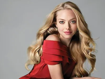 Amanda Seyfried Prints and Posters