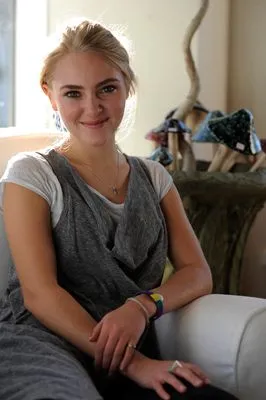 AnnaSophia Robb Prints and Posters