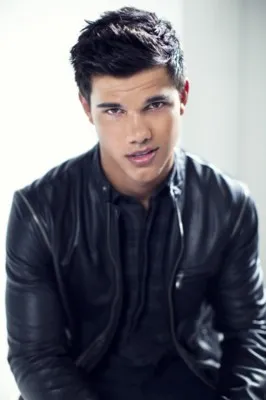 Taylor Lautner Men's TShirt