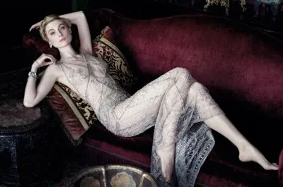 Elizabeth Debicki Apron