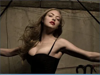 Amanda Seyfried Prints and Posters