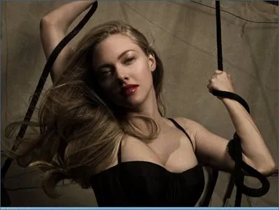 Amanda Seyfried Prints and Posters