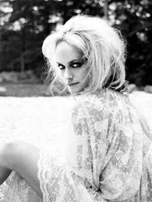 Amber Valletta Prints and Posters