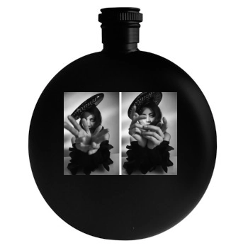 Aubrey Plaza Round Flask