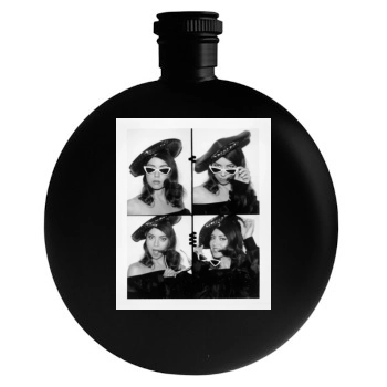 Aubrey Plaza Round Flask