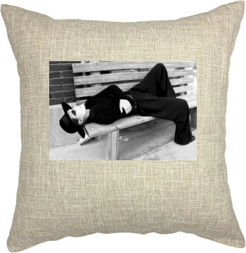 Amber Valletta Pillow