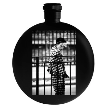 Anja Rubik Round Flask