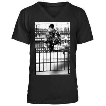 Anja Rubik Men's V-Neck T-Shirt