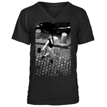 Anja Rubik Men's V-Neck T-Shirt