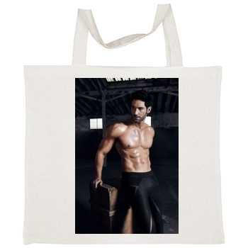 Tom Ellis Tote