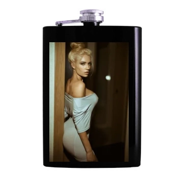 Summer Soderstrom Hip Flask