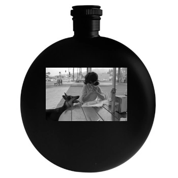 Gwen Wong Round Flask