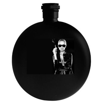 Adriana Karembeu Round Flask