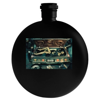 Toccara Jones Round Flask