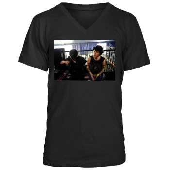 Tegan and Sara Men's V-Neck T-Shirt