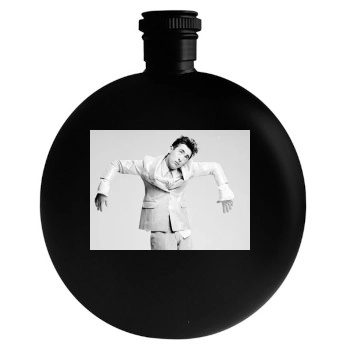 Alan Cumming Round Flask