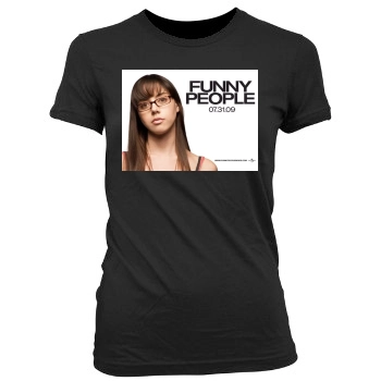 Aubrey Plaza Women's Junior Cut Crewneck T-Shirt