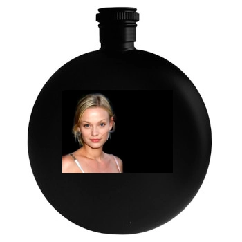 Samantha Mathis Round Flask