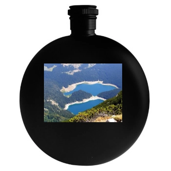 Mountains Round Flask