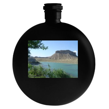 Mountains Round Flask