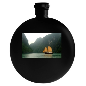 Mountains Round Flask