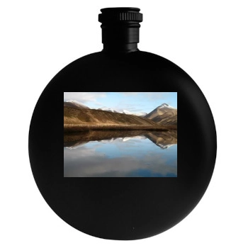 Mountains Round Flask