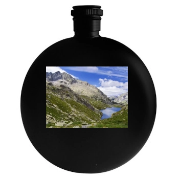 Mountains Round Flask