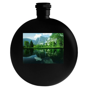 Mountains Round Flask