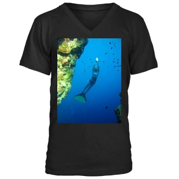 Underwater World Men's V-Neck T-Shirt