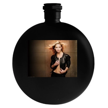 Sarah Michelle Gellar Round Flask