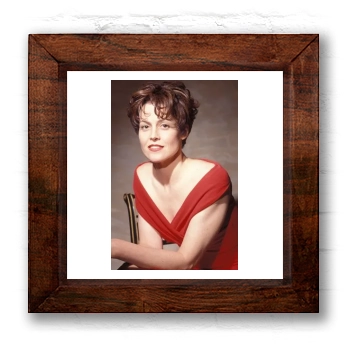 Sigourney Weaver 6x6