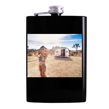 Amanda Peet Hip Flask