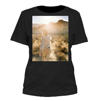 Amanda Peet Women's Cut T-Shirt